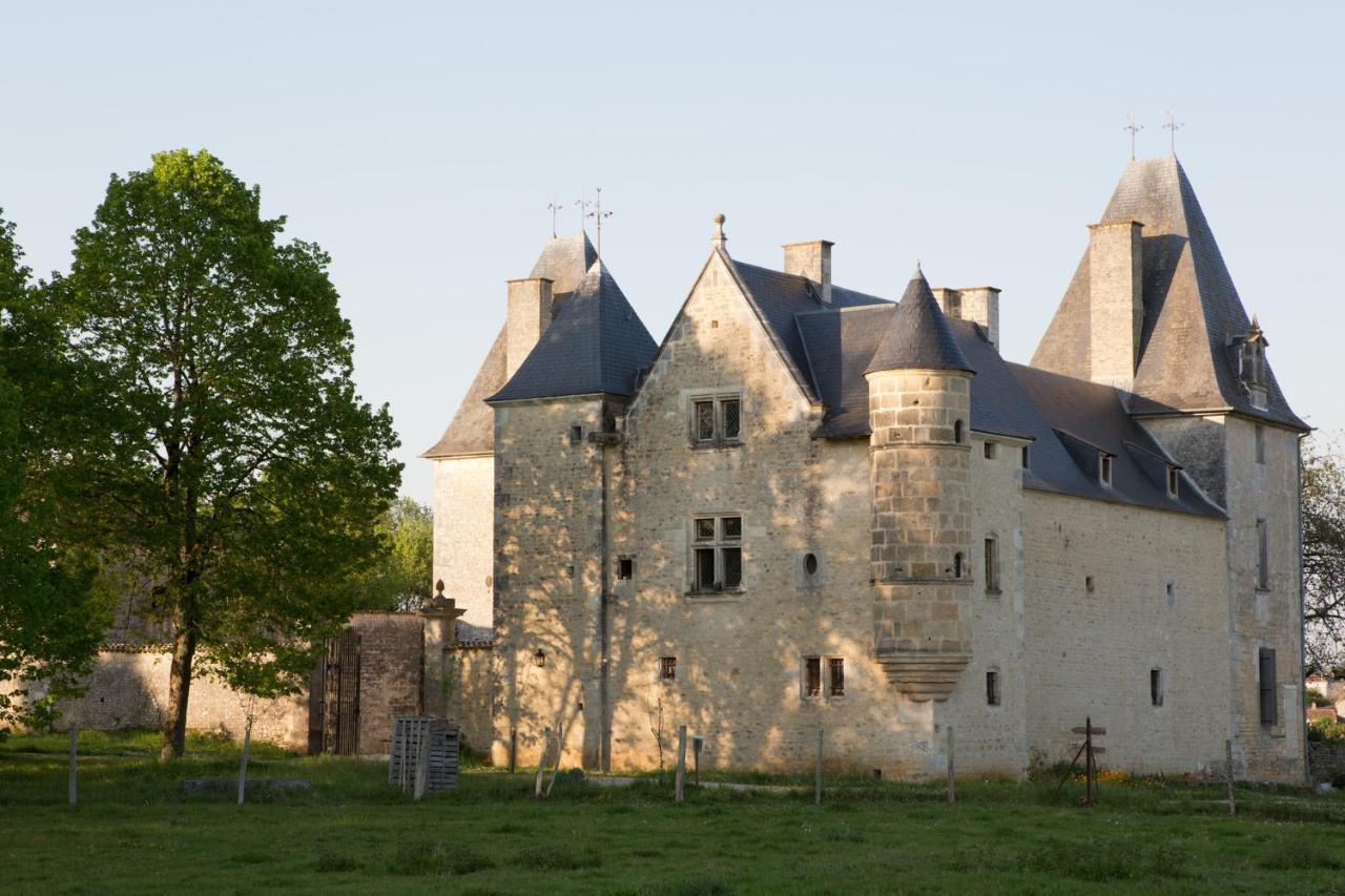 Chateau De Bois Charmant Les Nouillers Екстериор снимка
